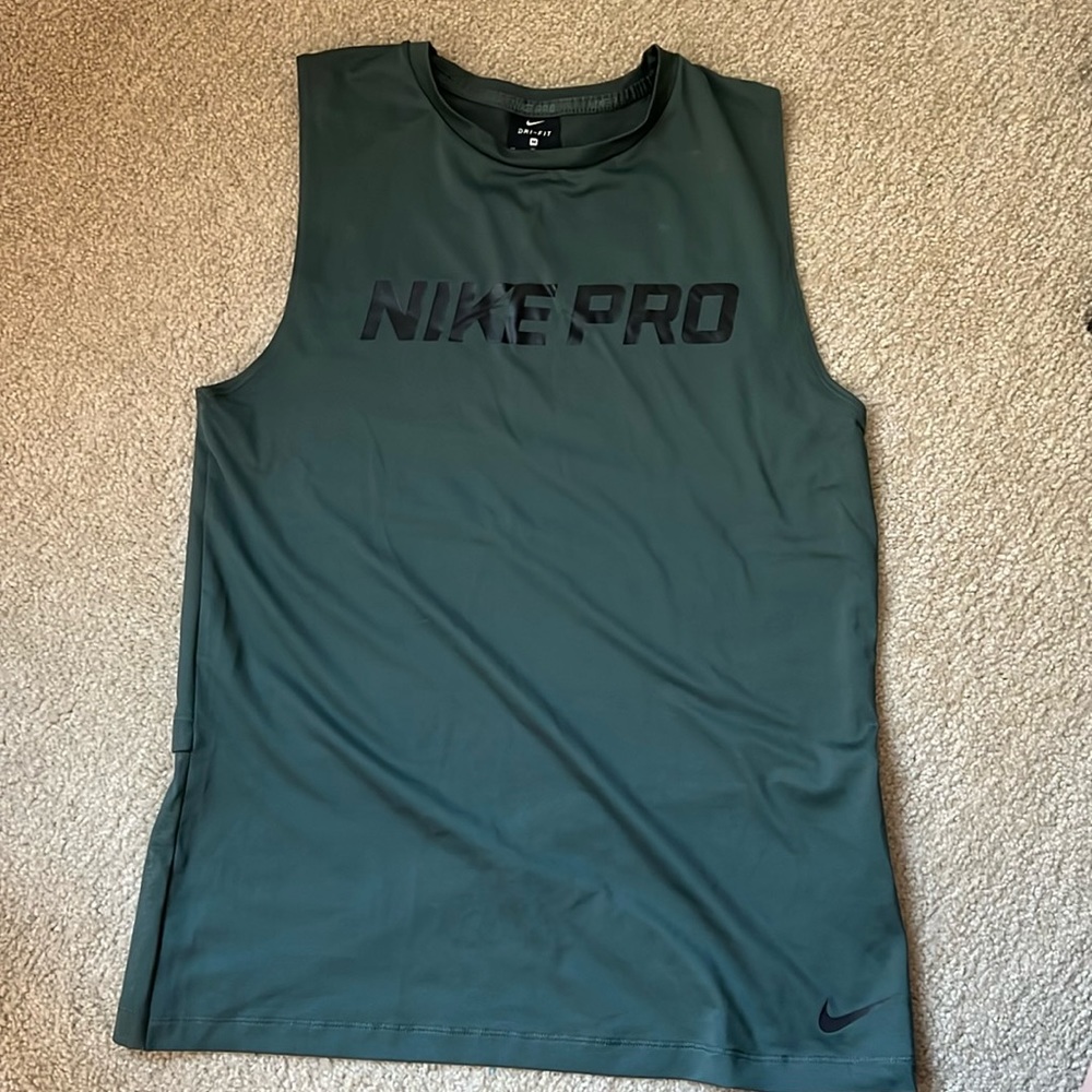 Nike Pro Women’s Dri-fit Green Sleeveless Workout Tee Medium